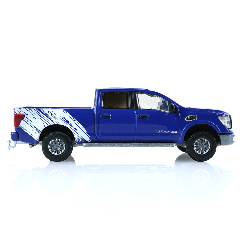 2018 Nissan Titan XD Pro‐4X ‐ Custom Deep Blue Pearl with Livestock Trailer
