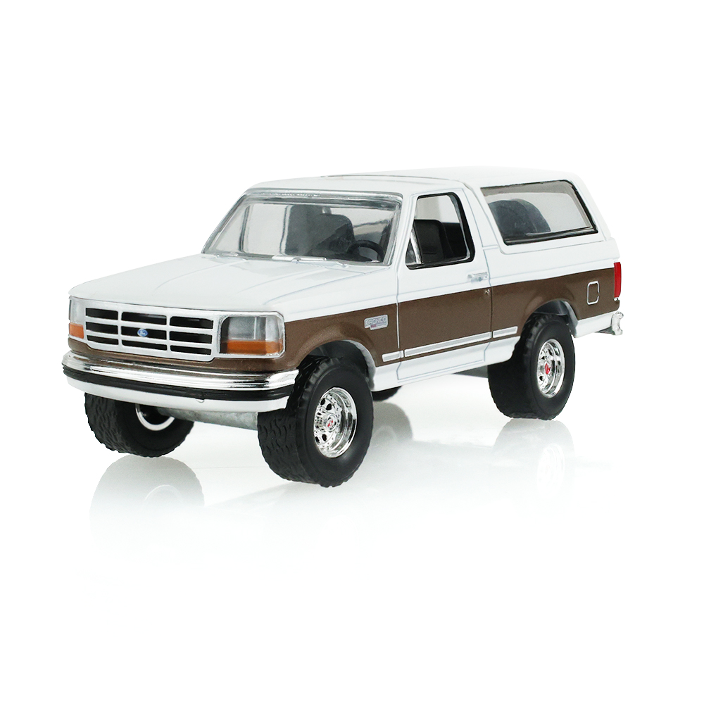 1993 Ford Bronco XLT – Oxford White and Medium Mocha Metallic