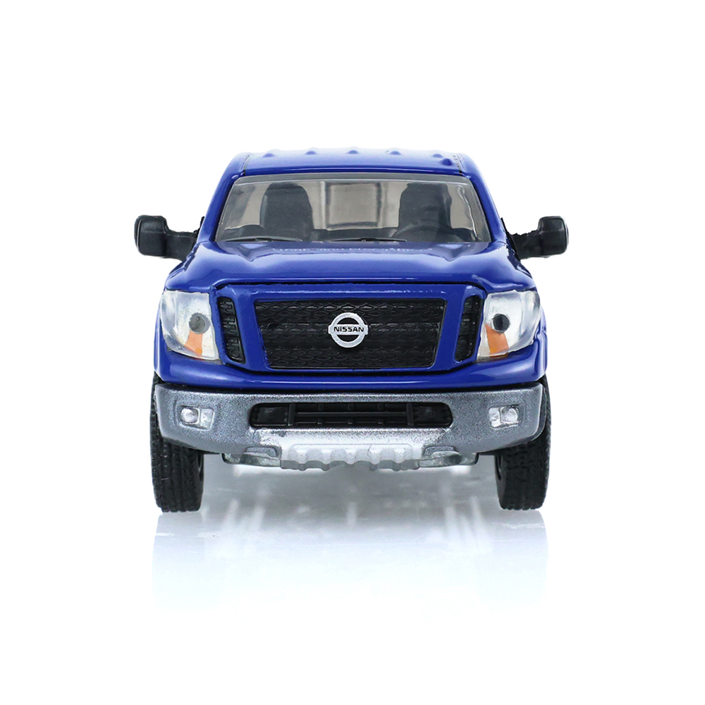 2018 Nissan Titan XD Pro‐4X ‐ Custom Deep Blue Pearl with Livestock Trailer