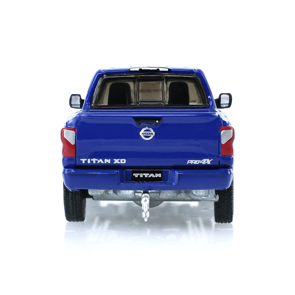 2018 Nissan Titan XD Pro‐4X ‐ Custom Deep Blue Pearl with Livestock Trailer