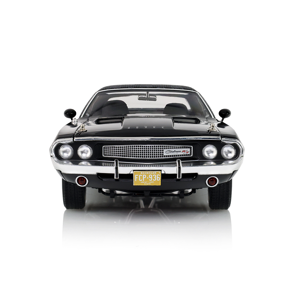 1970 Dodge Challenger R/T 426 HEMI - The Black Ghost