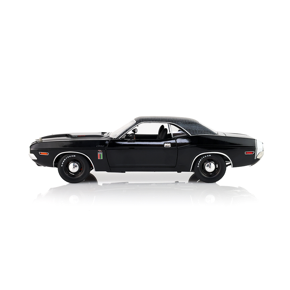 1970 Dodge Challenger R/T 426 HEMI - The Black Ghost