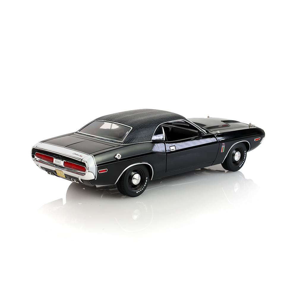 1970 Dodge Challenger R/T 426 HEMI - The Black Ghost