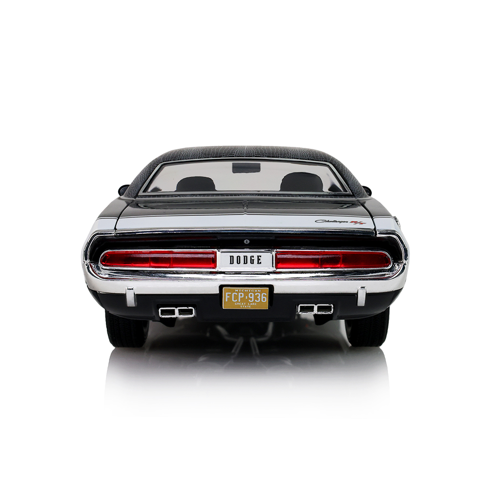 1970 Dodge Challenger R/T 426 HEMI - The Black Ghost