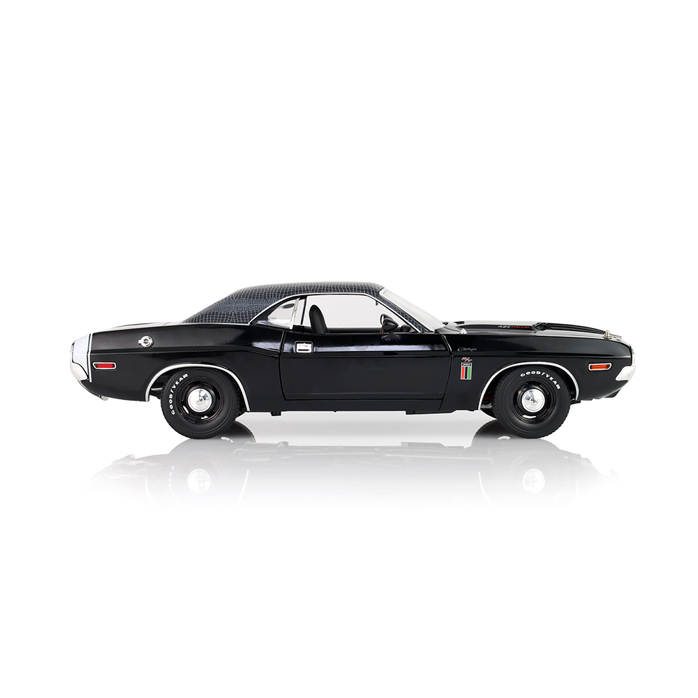 1970 Dodge Challenger R/T 426 HEMI - The Black Ghost